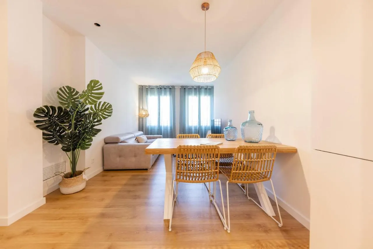 Bravissimo Tarla, 2-Bedroom Apartment 지로나
